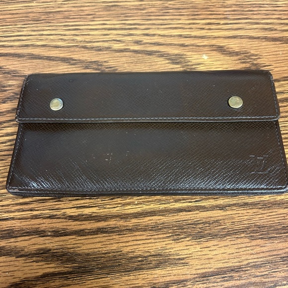 Louis Vuitton Handbags - LOUIS VUITTON Vintage 2006 Accordeon Wallet Retail $425